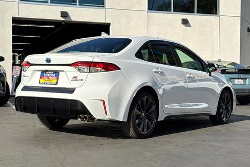 2024 Toyota Corolla Hybrid SE