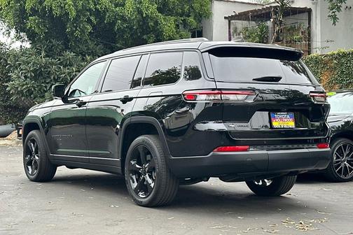 2023 Jeep Grand Cherokee L Altitude