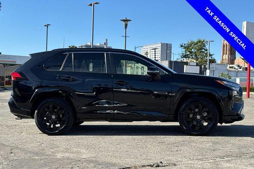 2022 Toyota RAV4 Hybrid SE