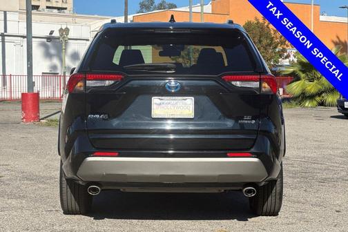 2022 Toyota RAV4 Hybrid SE