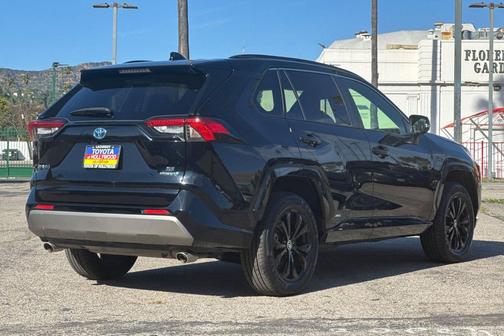 2022 Toyota RAV4 Hybrid SE