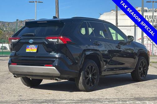 2022 Toyota RAV4 Hybrid SE