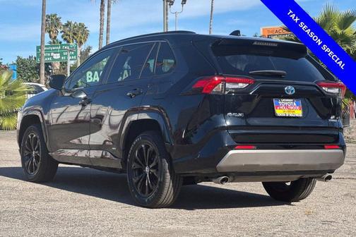 2022 Toyota RAV4 Hybrid SE