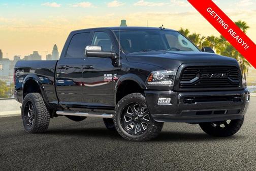 Brilliant Black Crystal Pearlcoat 2018 RAM 2500 Laramie Crew Cab 4x4 6'4' Box