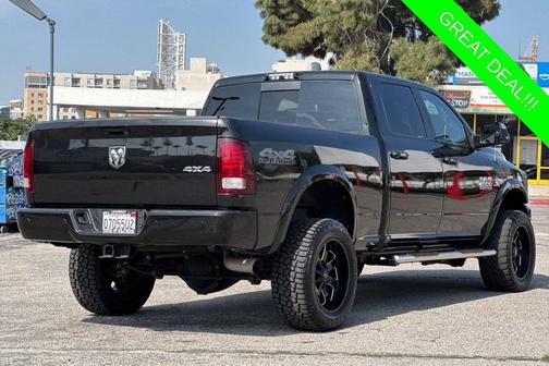Brilliant Black Crystal Pearlcoat 2018 RAM 2500 Laramie Crew Cab 4x4 6'4' Box