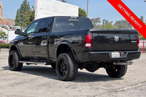 Brilliant Black Crystal Pearlcoat 2018 RAM 2500 Laramie Crew Cab 4x4 6'4' Box