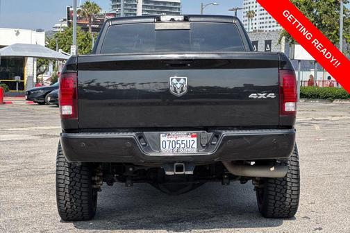 Brilliant Black Crystal Pearlcoat 2018 RAM 2500 Laramie Crew Cab 4x4 6'4' Box