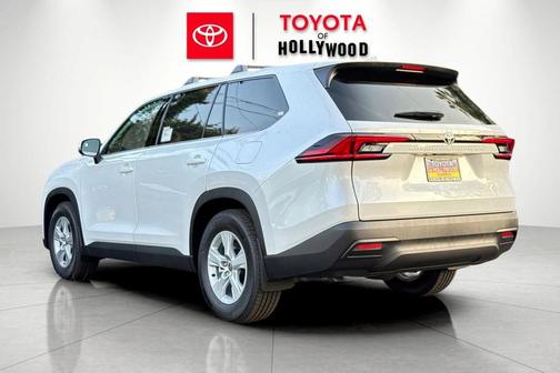 2026 Toyota Highlander LE