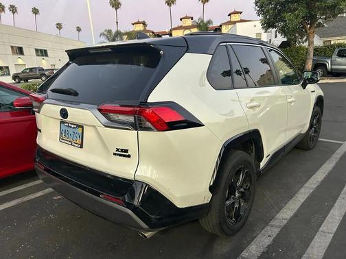 2021 Toyota RAV4 Hybrid SE