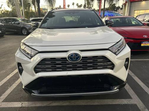 2021 Toyota RAV4 Hybrid SE