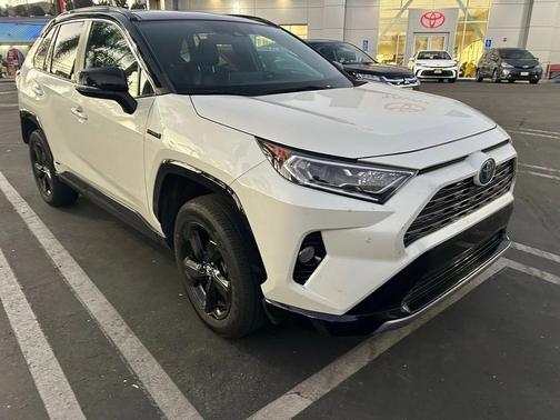 2021 Toyota RAV4 Hybrid SE