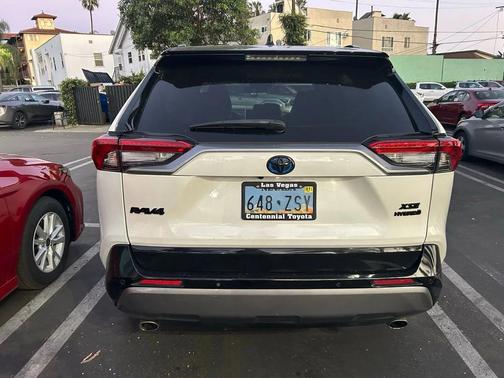 2021 Toyota RAV4 Hybrid SE