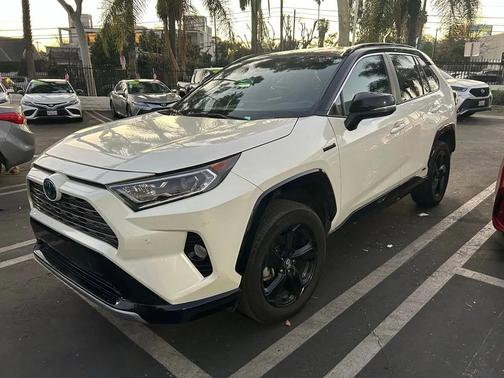 2021 Toyota RAV4 Hybrid SE