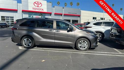 2023 Toyota Sienna Limited