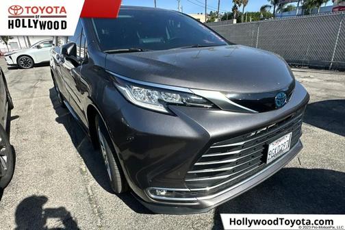 2023 Toyota Sienna Limited
