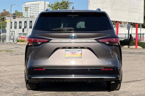 2023 Toyota Sienna Limited