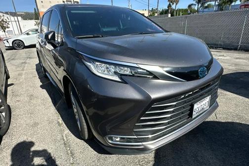 2023 Toyota Sienna Limited