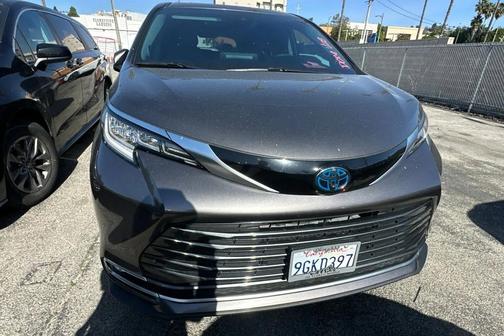 2023 Toyota Sienna Limited