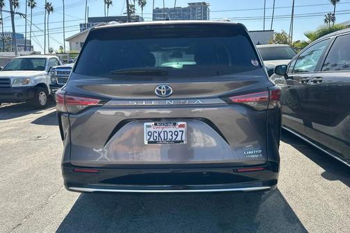 2023 Toyota Sienna Limited