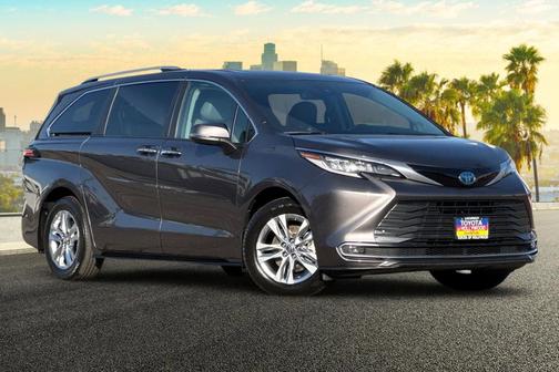 2023 Toyota Sienna Limited