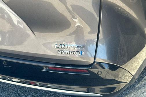 2023 Toyota Sienna Limited