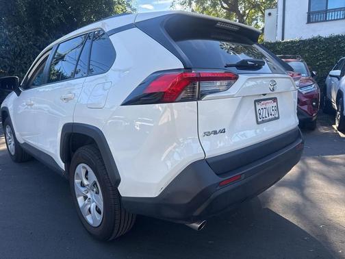 2019 Toyota RAV4 LE
