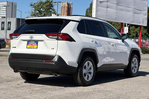 2019 Toyota RAV4 LE