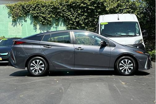 2022 Toyota Prius Prime XLE