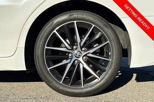 Ice Cap 2023 Toyota Camry SE