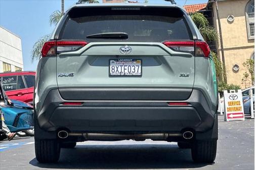 2021 Toyota RAV4 XLE