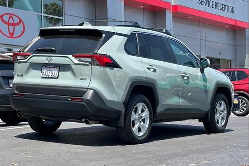 2021 Toyota RAV4 XLE