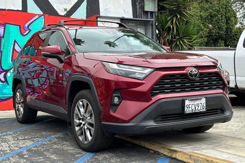 2023 Toyota RAV4 XLE Premium