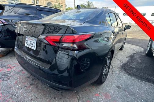 Super Black 2025 Nissan Versa 1.6 SV