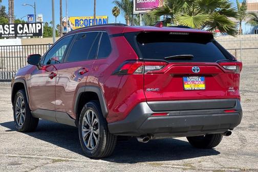 2022 Toyota RAV4 Hybrid XLE Premium