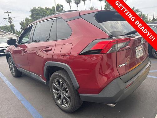 2022 Toyota RAV4 Hybrid XLE Premium