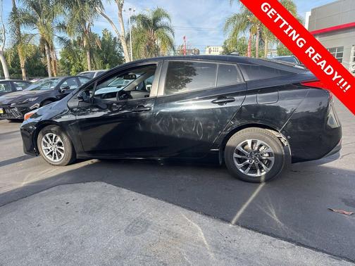 2021 Toyota Prius XLE