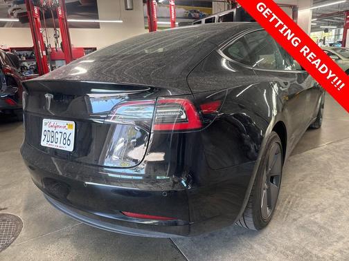 2022 Tesla Model 3 Standard Range