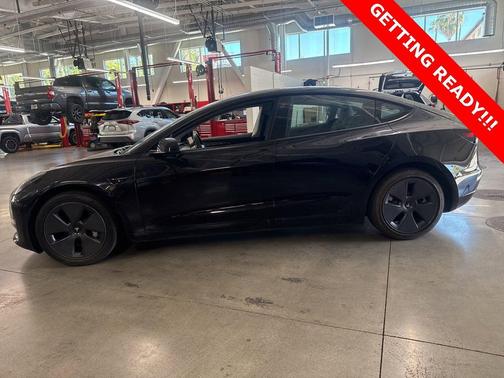 2022 Tesla Model 3 Standard Range