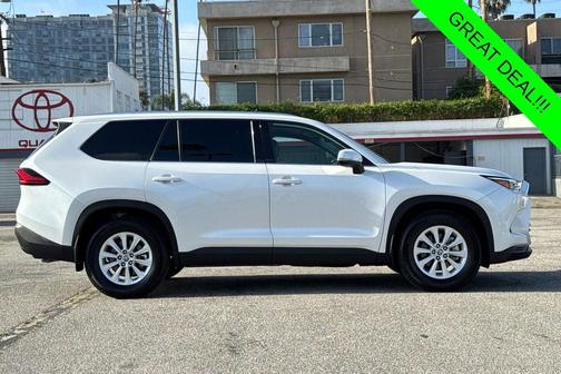 Pearl 2024 Toyota Grand Highlander XLE