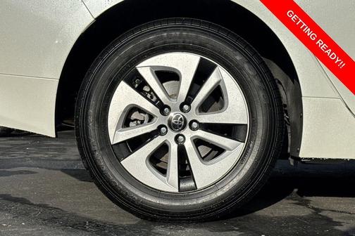 White 2016 Toyota Prius Four