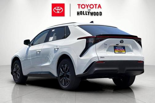 Wind Chill Pearl 2026 Toyota bZ XLE Plus