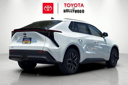 Wind Chill Pearl 2026 Toyota bZ XLE Plus