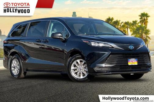 2024 Toyota Sienna LE