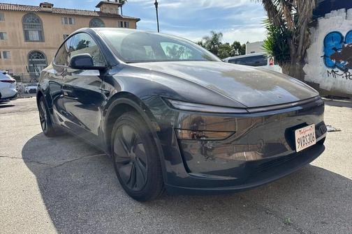 2026 Tesla Model Y Premium Rear-Wheel Drive