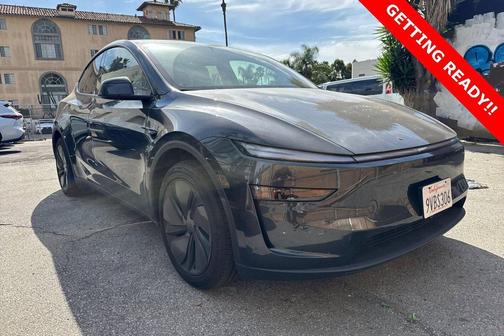 2026 Tesla Model Y Premium Rear-Wheel Drive