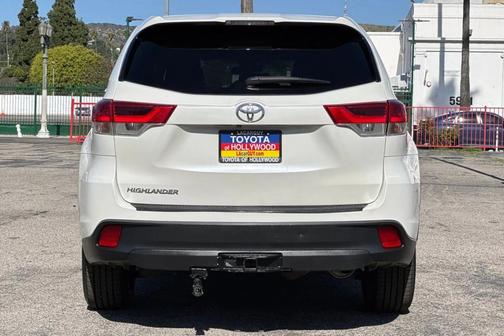 2019 Toyota Highlander LE
