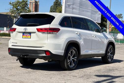2019 Toyota Highlander LE