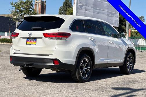 2019 Toyota Highlander LE