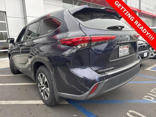 2023 Toyota Highlander Hybrid XLE