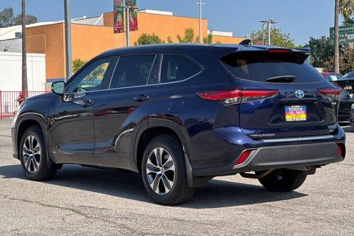 2023 Toyota Highlander Hybrid XLE